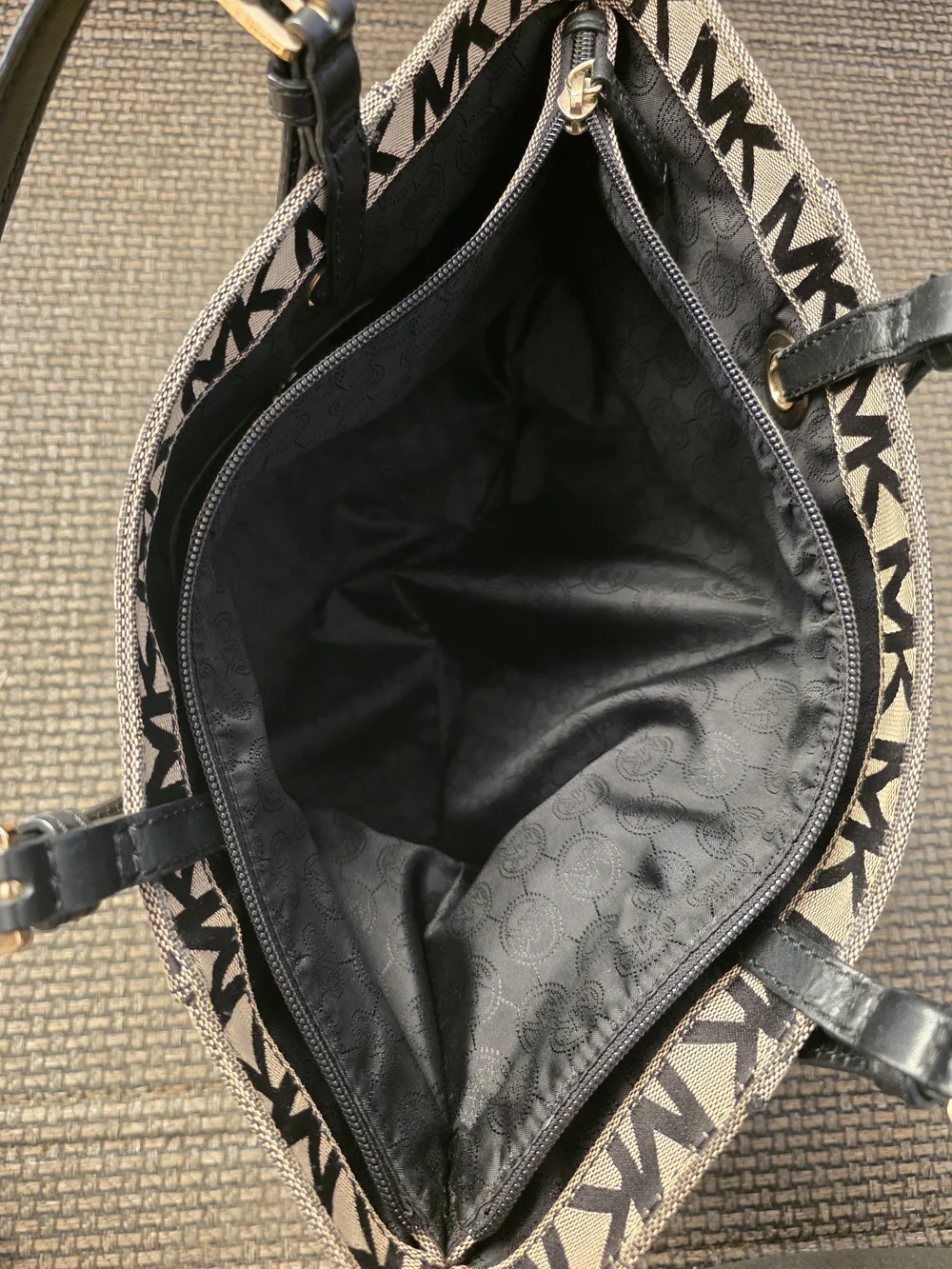 Michael Kors Black Logo Tote Bag with Black Straps - Picture 7 of 9